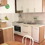 Miki Apartamento Pag Town