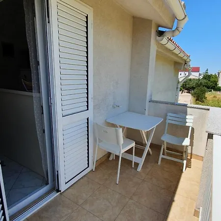 Apartment Miki Pag Town