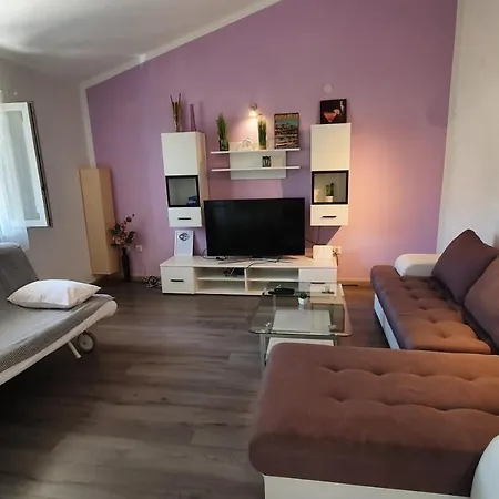 Apartment Miki Pag Town