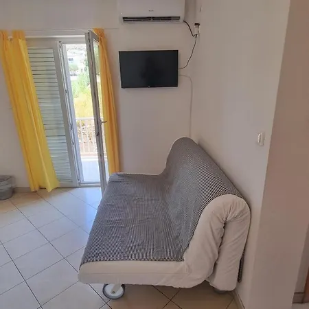 Apartment Miki Pag Town